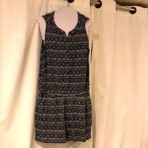 Loft Black and White Linen and Rayon Romoer Size Small.